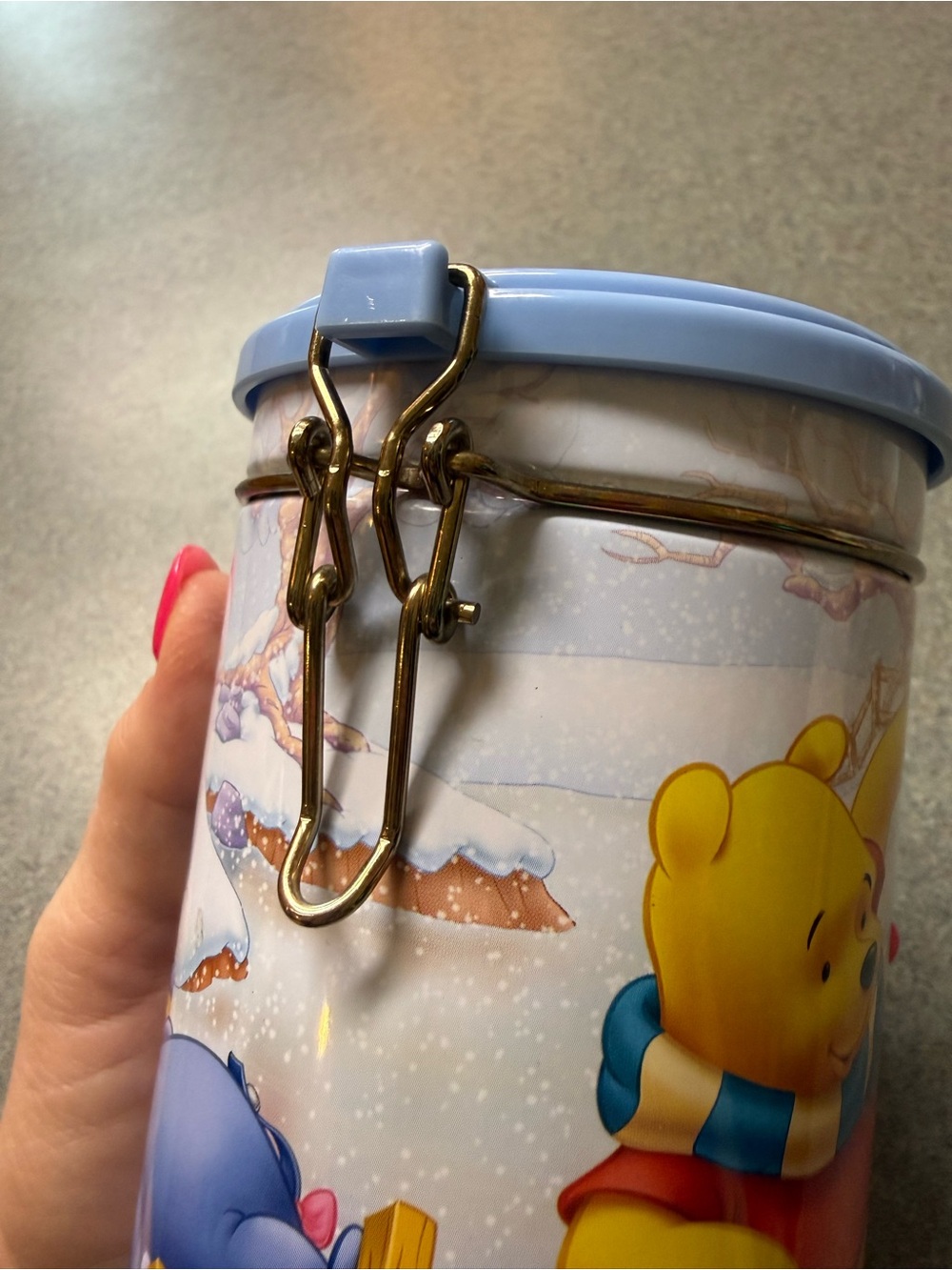 Winnie the Pooh Tin Canister - Picture 8 of 8